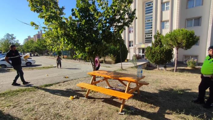 Keşan’da emekli polis, tartıştığı komşusu aileye ateş açtı: 1’i ağır 3 yaralı