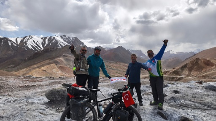 Keşan DOÇEK’ten ‘dünyanın çatısı’nda tarihi başarı: Pamirler geçildi, Ağrı Dağı'nda zirve yapıldı