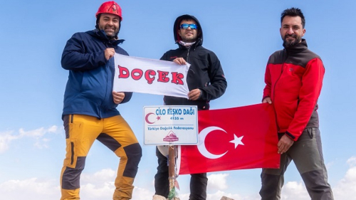Keşan DOÇEK Hakkari Cilo zirvesinde