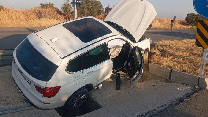 Keşan’da gurbetçi ailenin bulunduğu otomobil kaza yaptı; 4 yaralı