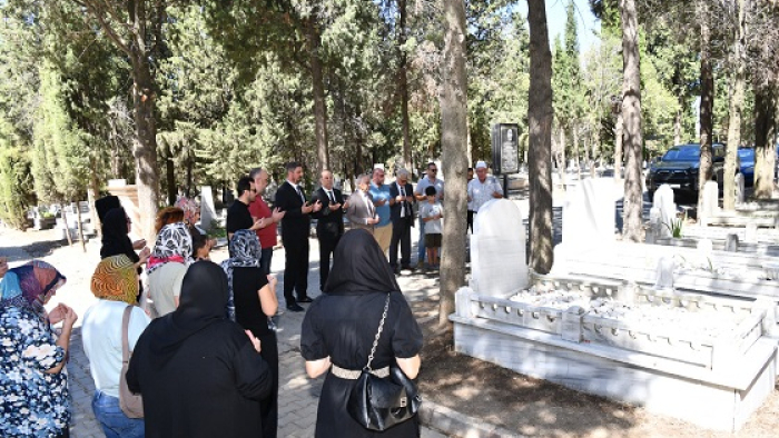 Ergene ve Yalçın, mezarları başında anıldı
