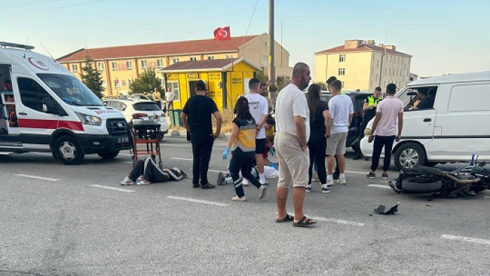 Keşan’da motosiklet ile otomobil çarpıştı; 2 yaralı
