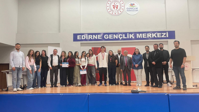 Keşan Anadolu Lisesi’nden münazara turnuvasında büyük başarı