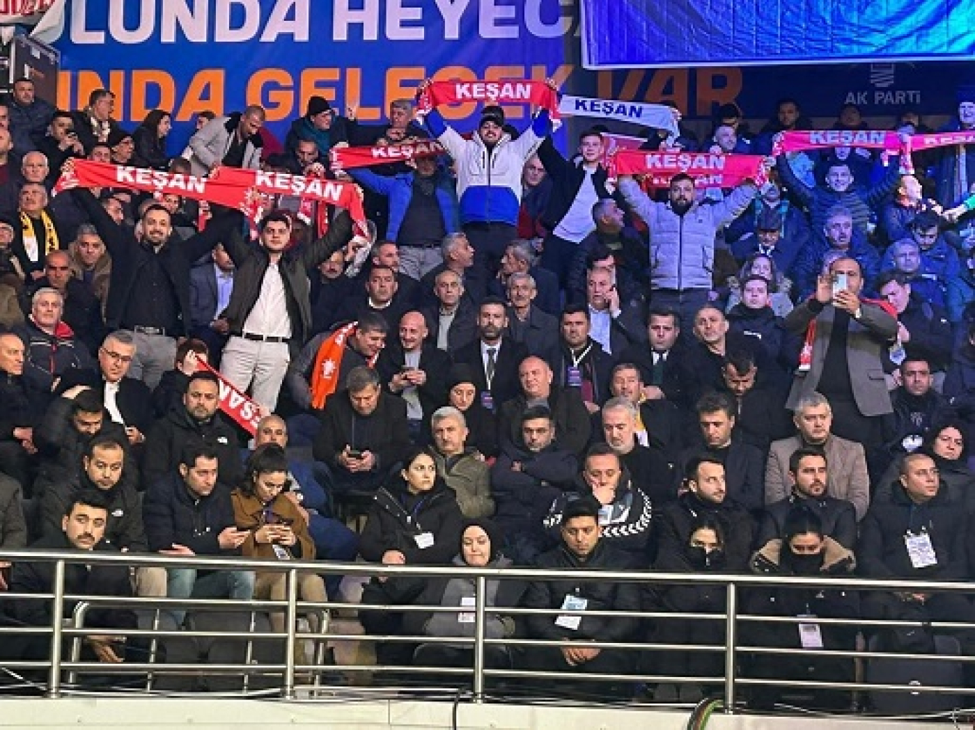 3-i67bc7429b9f8c.jpg