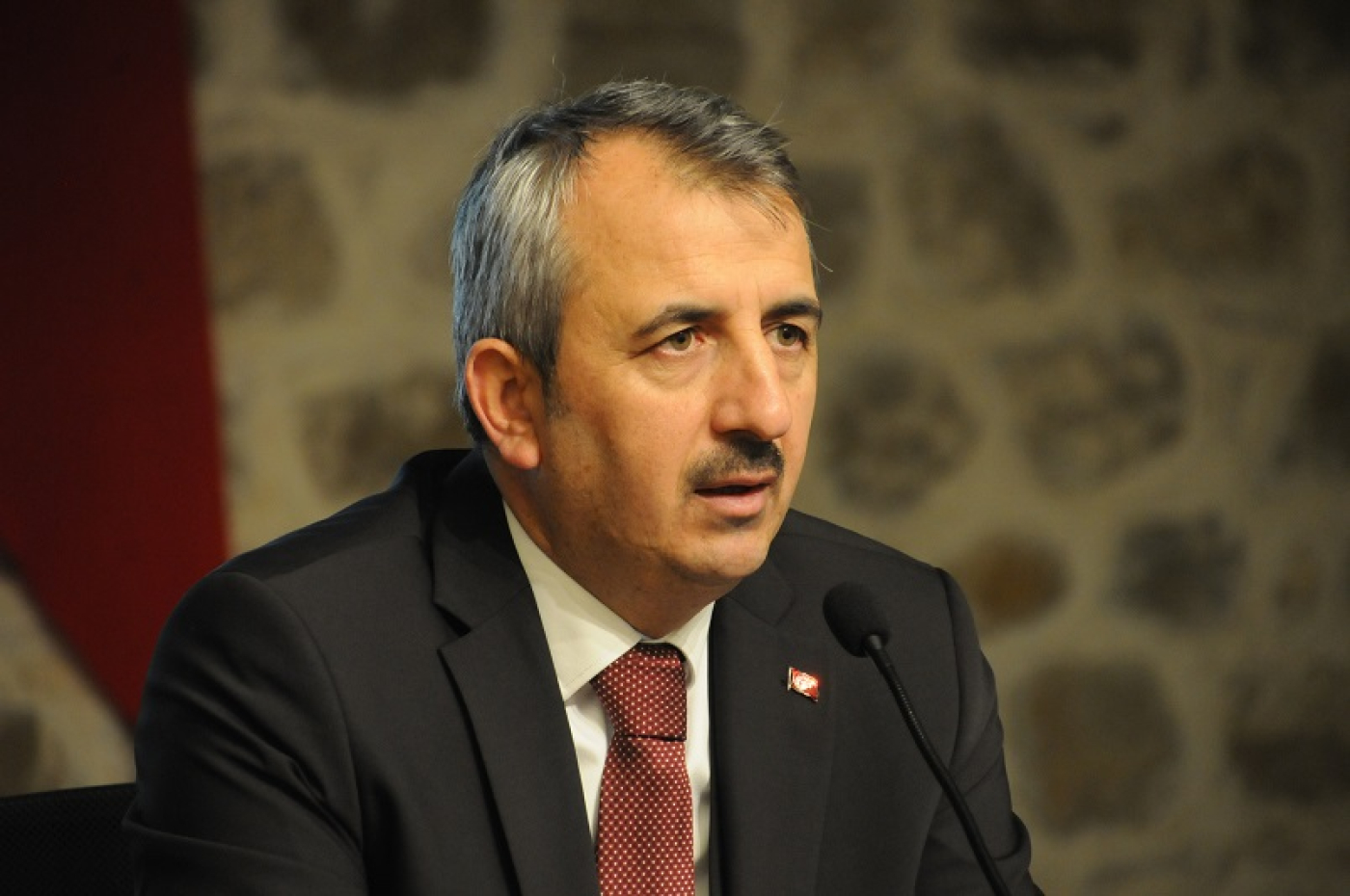 VALI-SEZER-KACAK-YAPILARLA-ILGILI-KALDI_515702_152638-i6786819627f64.jpg