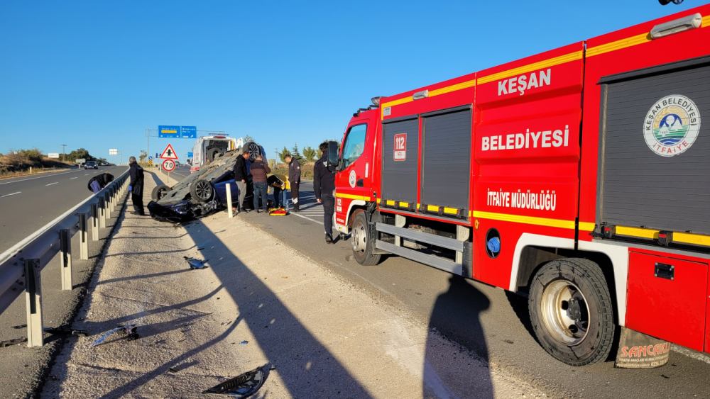 Kazaya bakarken, kaza yaparak yaralandı