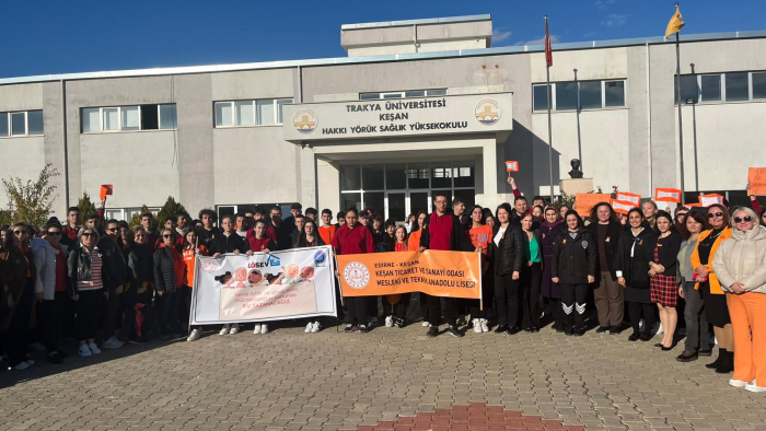 Keşanlı öğrencilerden LÖSEV’e hem maddi hem  de manevi destek