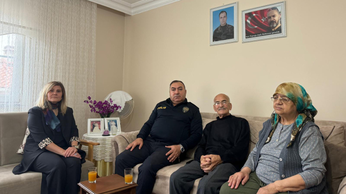 İlçe Emniyet Müdürü Yalçın ve eşinden şehit ailelerine ziyaret
