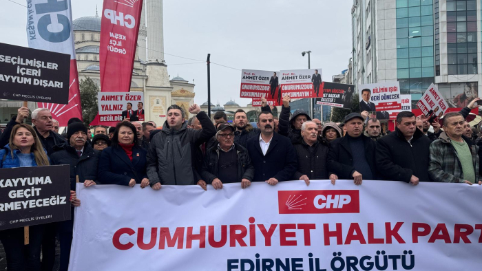 CHP Keşan’dan, Esenyurt’ta ‘demokrasi nöbeti’