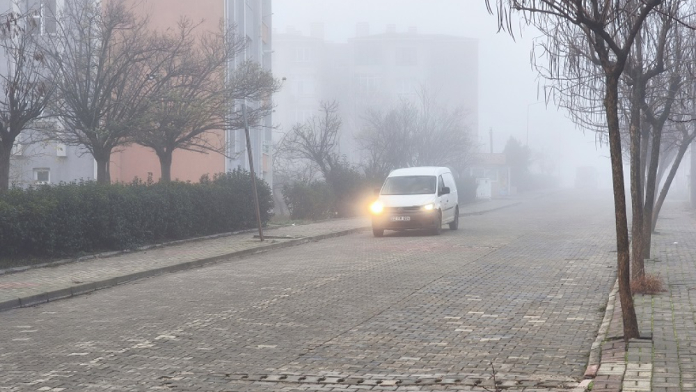Keşan’da sis etkili oldu
