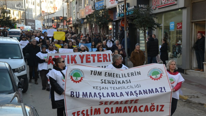 Keşan’da emekliler hakları için sokağa çıktı