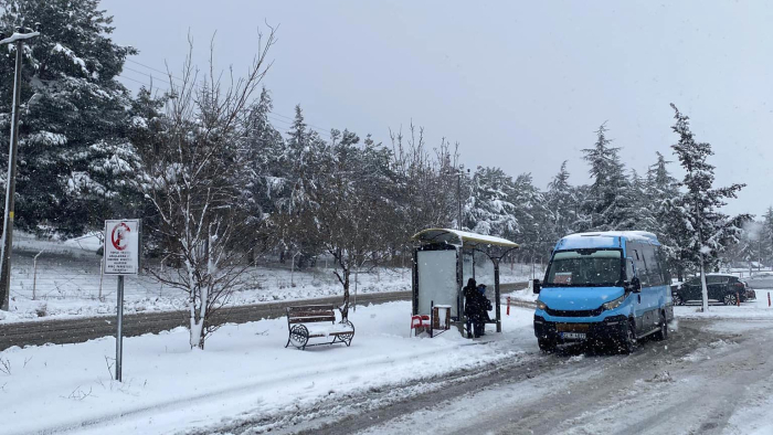 Keşan’da şehir içi minibüsçüler kar mesaisinden tam not aldı