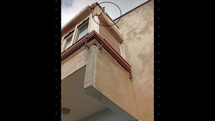 Yaramaz kediyi itfaiye kurtardı