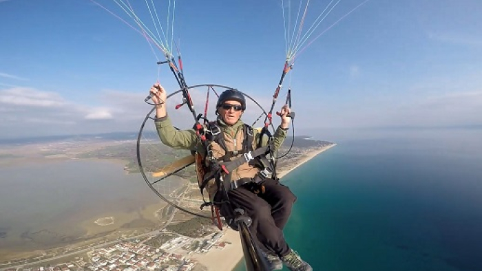 Paramotor pilotu Özkaya’dan gökyüzünde ‘ramazan’ mesajı (Videolu Haber)