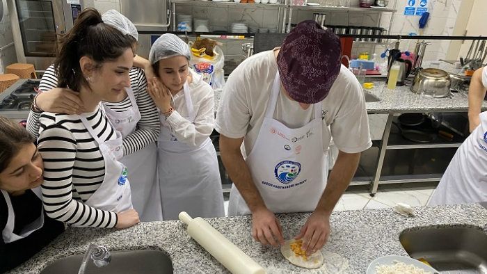 Keşan'da aşçı çırağı eğitimleri sürüyor