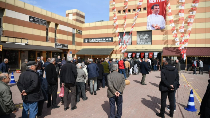 Keşan’da vatandaşlar İmamoğlu için sandık başında