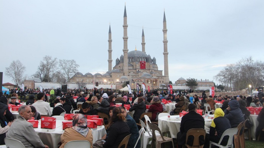 Balkanlar'da yaşayan soydaşlar, ‘Büyük Edirne İftarı’nda bir araya geldi