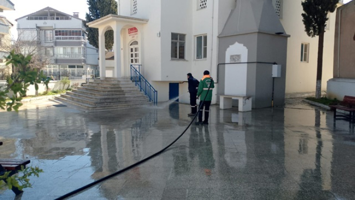 Keşan'da cami ve mezarlıklar bayrama hazırlanıyor