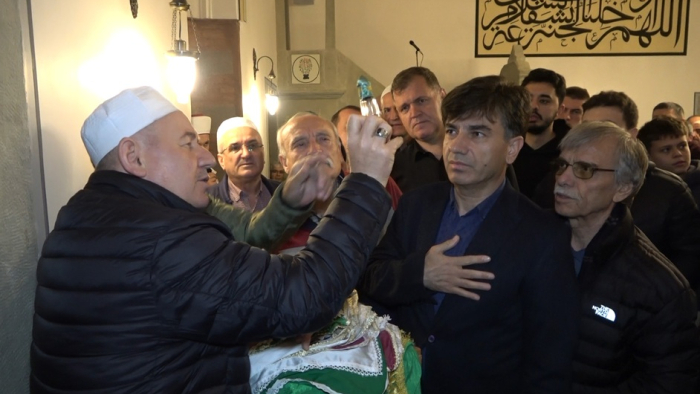 Keşan’da Kadir Gecesi, tarihi camide Sakal-ı Şerif'i ziyaret ettiler
