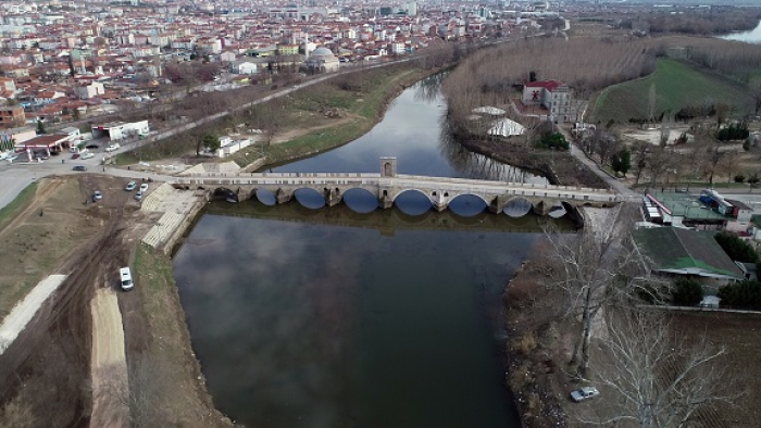 Meriç Nehri, kuraklık nedeniyle yaz ayı değerlerinde akıyor