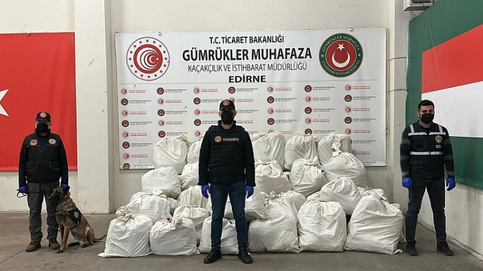 Kapıkule’de TIR’da 492 kilo uyuşturucu ele geçirildi