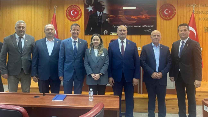 AK Parti’li İl Genel Meclisi Üyeleri: CHP, yol değil ajitasyon peşinde