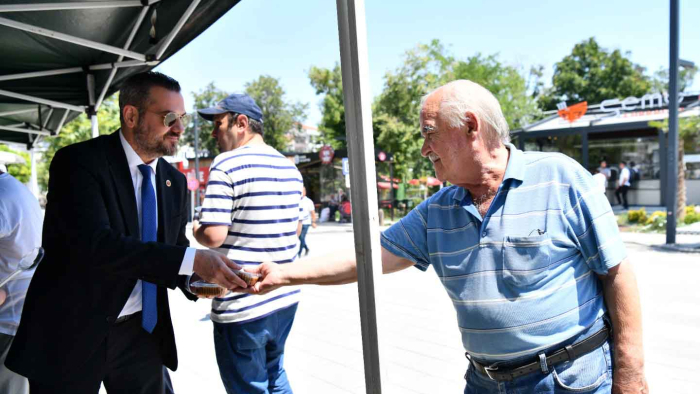 Belediyeden aşure ikramı