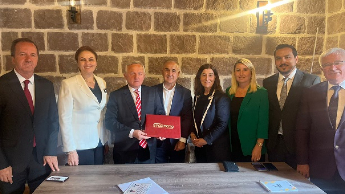 İpsala’ya 10 milyon TL’lik kapalı halı saha projesi