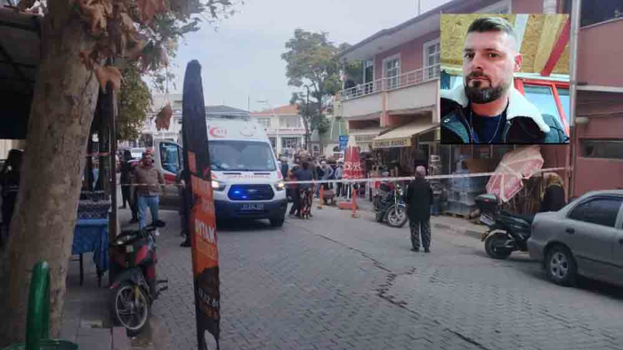 Yenikarpuzlu’da baba-oğul husumetlilerini kıraathanede silahla öldürdü
