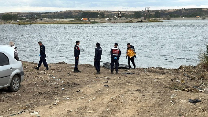 Meriç Nehri'nde erkek cesedi bulundu