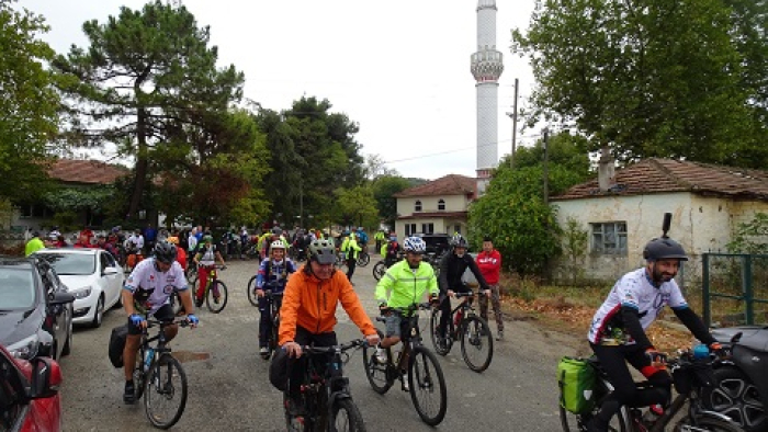 Keşan DOÇEK Dağ Bisikleti Festivali’nde zorlu koşullar dağ bisikleti tutkusuna engel olamadı