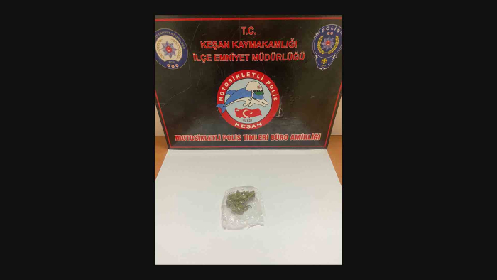 Keşan’da üzerinde uyuşturucuyla yakalanan şüpheliye gözaltı