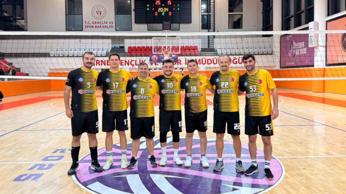 Voleybol turnuvasında Keşan Kaymakamlığı liderliğini sürdürüyor