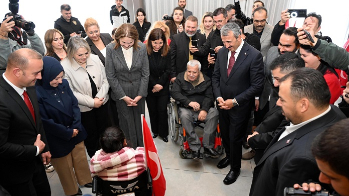 Edirne’de 30 engelli vatandaşa, akülü tekerlekli sandalye dağıtıldı