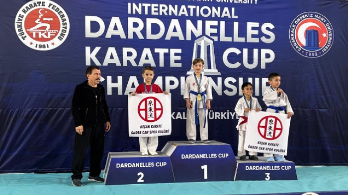 Önder Can Spor Kulübü, uluslararası karate şampiyonasından 10 madalyayla döndü