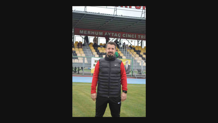 Altyapısında oynadığı futbol takımına antrenör oldu