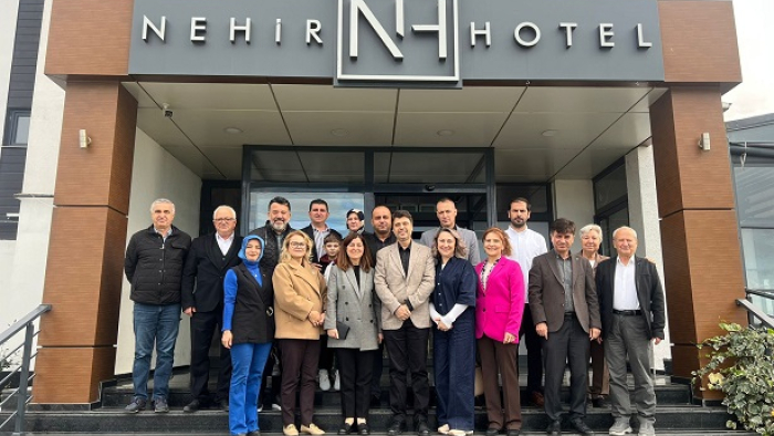 AK Parti'liler dayanışma kahvaltısında bir araya geldi