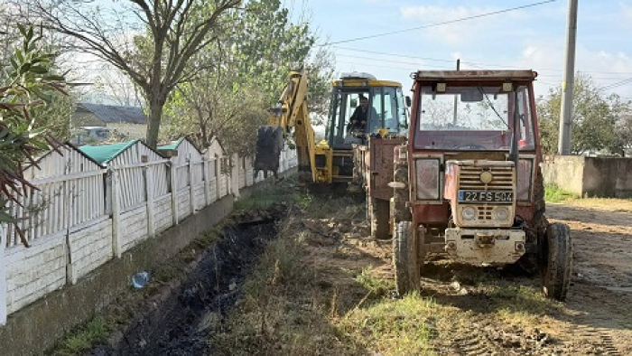 Mecidiye köyü içinde bulunan derelerde temizlik çalışmaları başlatıldı