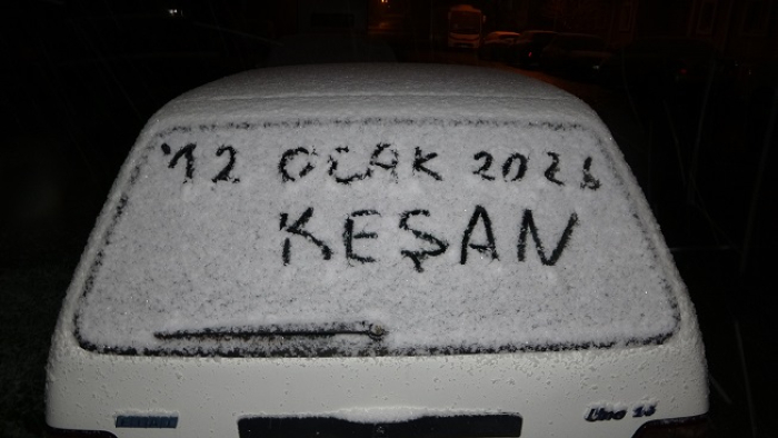 Keşan’da kar yağışı etkili oluyor