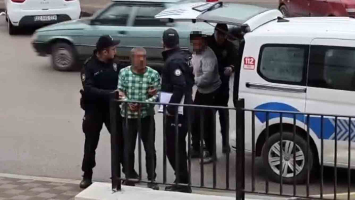 Yurt dışına kaçmak isteyen 2 firari hükümlü, ormanda yakalandı