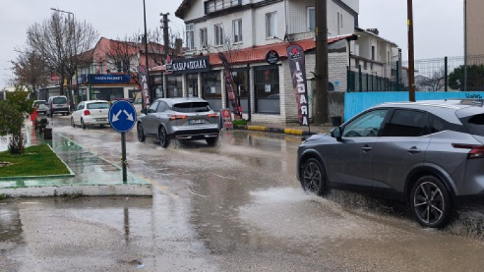 Keşan'da sağanak ve sis etkili oldu