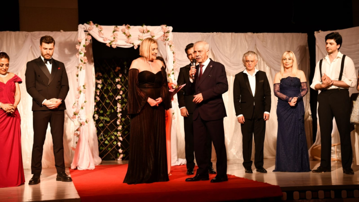 ‘Aşk-ı Memnu: Hatıran Bende Saklı’ oyun sahnelendi