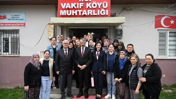 Vali Sezer, Enez’de Giyim Üretim Teknolojileri Kursu’nu ziyaret etti