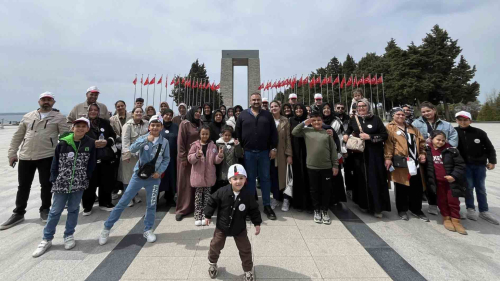 Keşanlı kadın ve çocuklardan şehitlik ziyareti