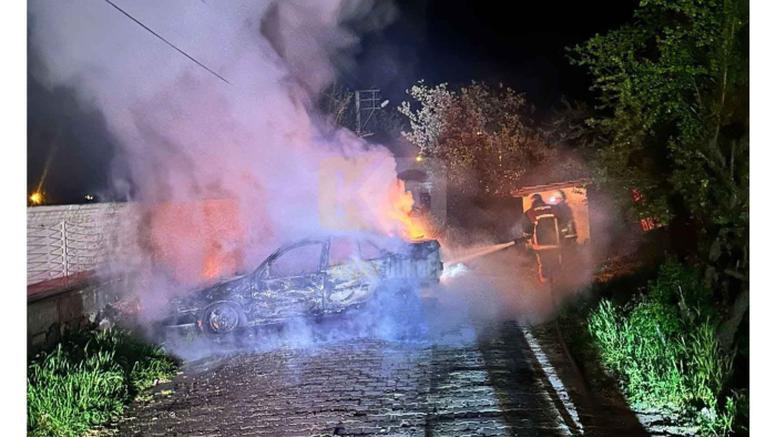 Keşan’da park halindeki otomobil yandı