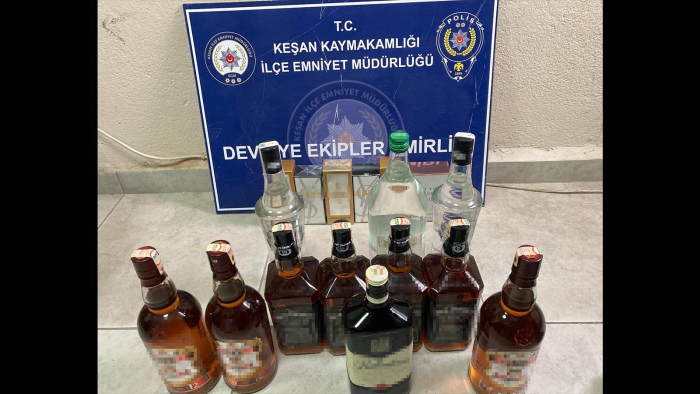 Keşan’da araçta kaçak içki ve parfüm ele geçirildi