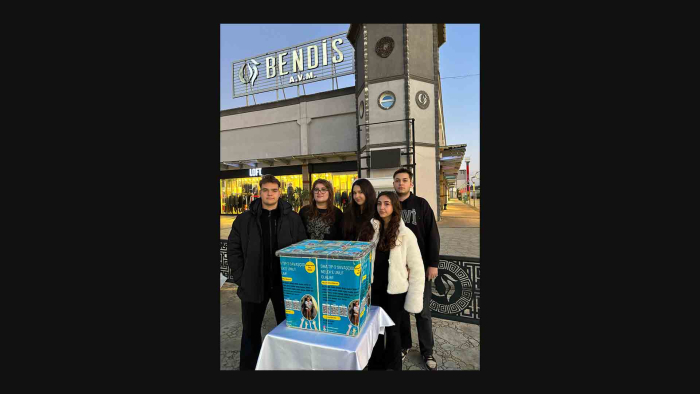 Liseli gençlerden örnek dayanışma: Balon al, Melek’e umut ol..!