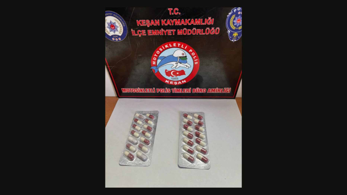 Keşan’da üzerinde uyuşturucu haplarla yakalanan şüpheliye gözaltı