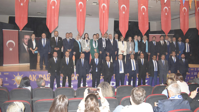 AK Parti’de yeni yönetim belirlendi