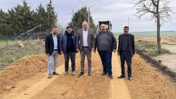 Türkmen köyünde yol yapım çalışmaları başladı